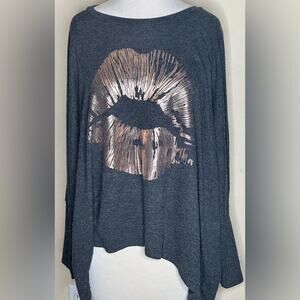 LAUREN MOSHI SUPER SOFT GRAY LOOSE FIT 3/4” SLEEVE TOP GOLD FOIL LIP KISS XS/S